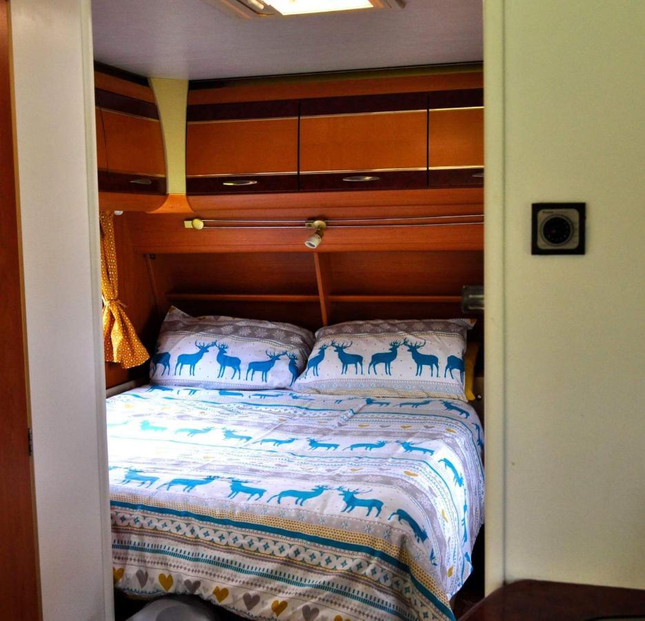 Sornac Guillerin Caravan And Glamping מראה חיצוני תמונה
