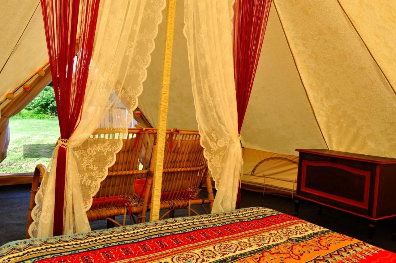 Sornac Guillerin Caravan And Glamping מראה חיצוני תמונה